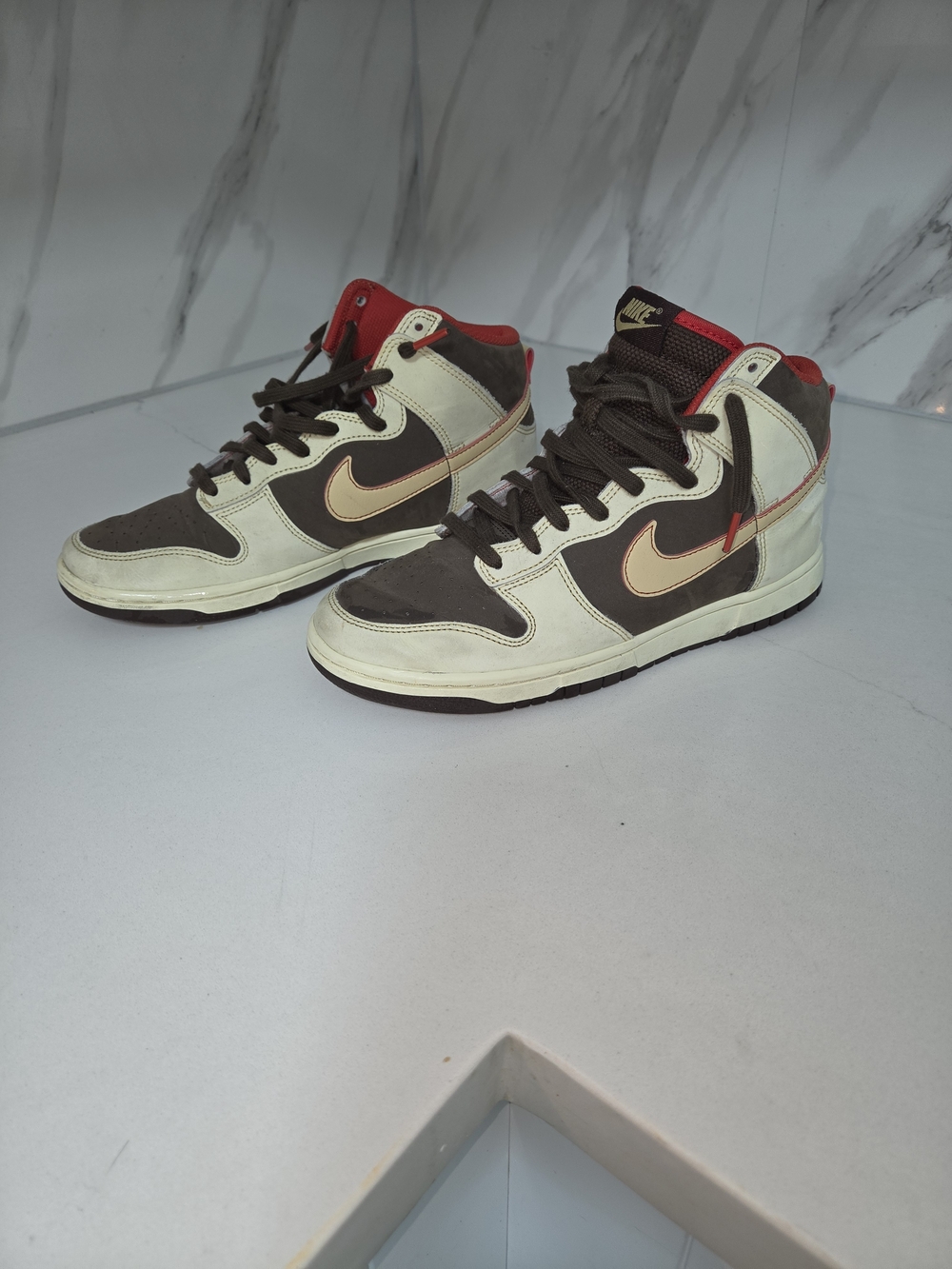 Nike Men’s DUNKS High-Top Sneakers in Olive Green and Red